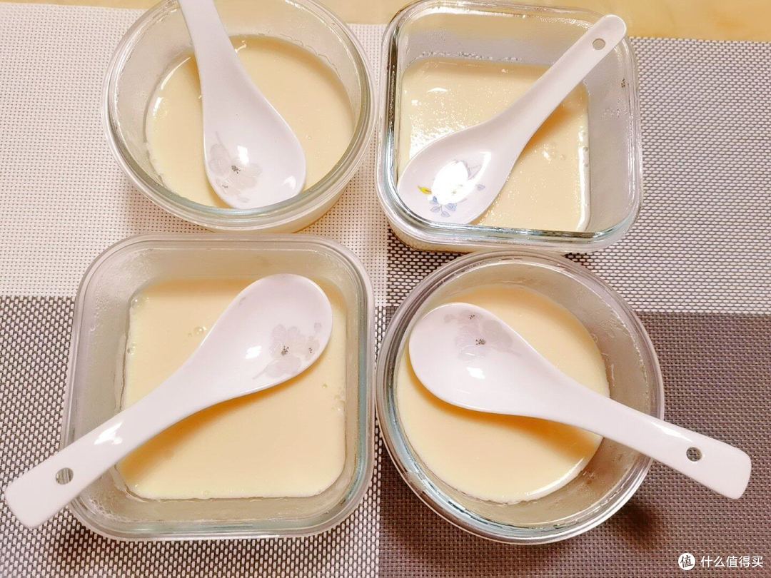 姜撞奶的原理是:牛奶蛋白质与生姜蛋白酶在70度时发生反应而凝固总结