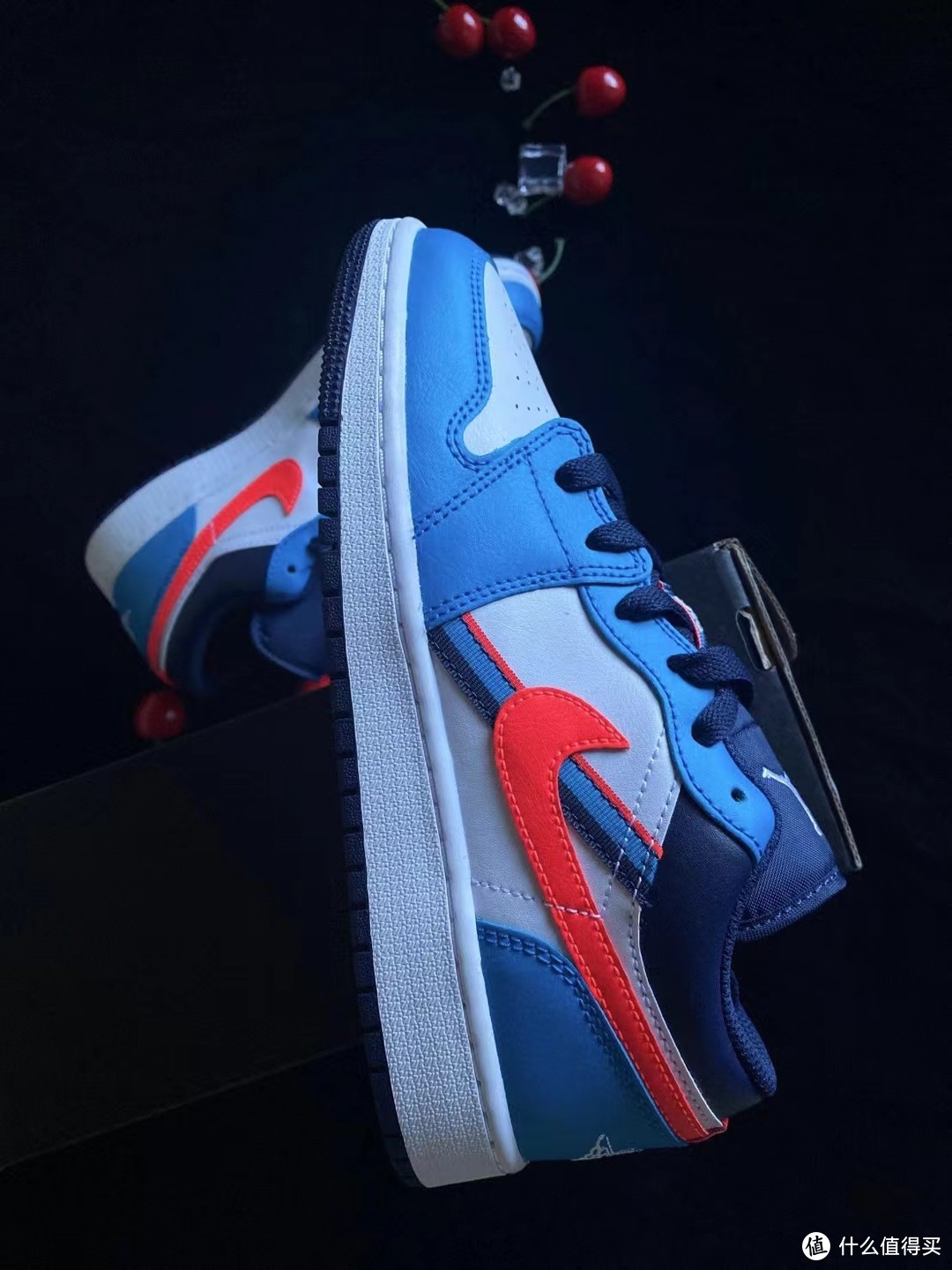 新鞋开箱——百元低帮Low不香吗？Air Jordan 1 Low"Game Time"游戏时间（GS）蓝红白