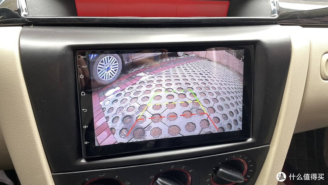 老车也能用上carplay了，碟机升级新屏幕