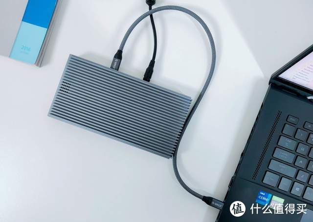 压榨笔记本雷电3接口全部性能，奥睿科USB4.0硬盘盒评测：线和盒子一个都不能少