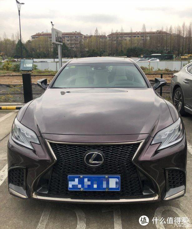 “东方态度”试驾雷克萨斯LS500h F-sport