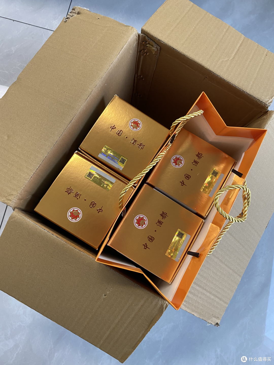 御贡天朝香味持久不上头,用来招待客人挺不错!_白酒_什么值得买