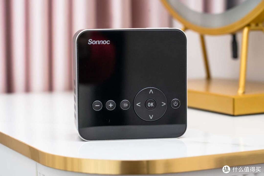 Sonnoc P1T 投影机深度评测：小巧便携自带电池打造移动家庭影院