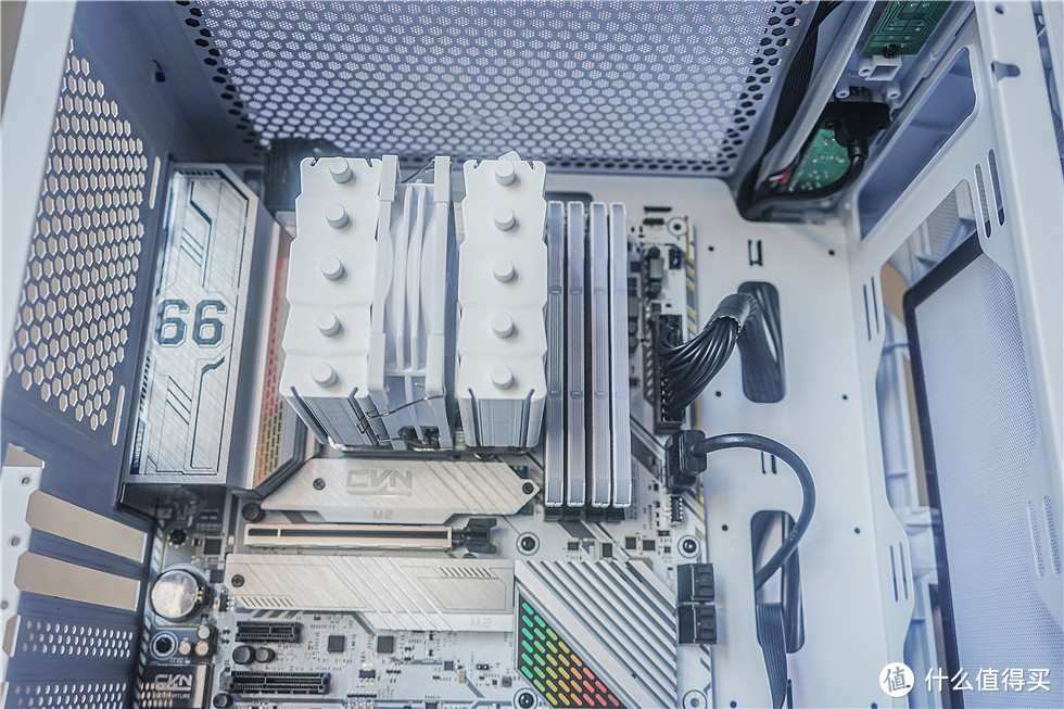 白色电脑主机——七彩虹B660 Frozen+12600K+银欣装机H1M机箱装机