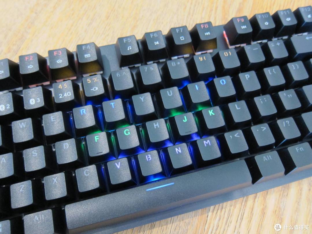 一把键盘走天下无线有线随意换全能的雷柏v500pro87多模版机械键盘