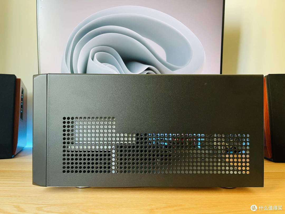 用银欣CS351多盘位NAS机箱，DIY一台高性能Windows NAS