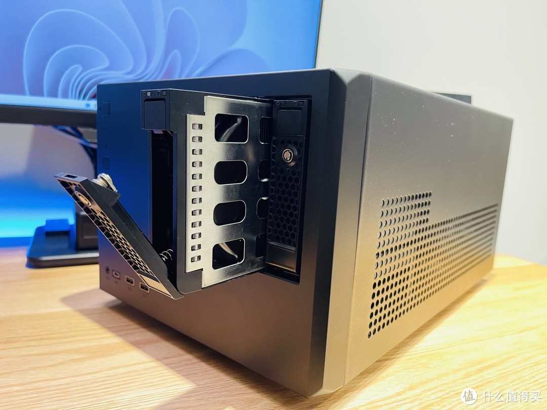 用银欣CS351多盘位NAS机箱，DIY一台高性能Windows NAS