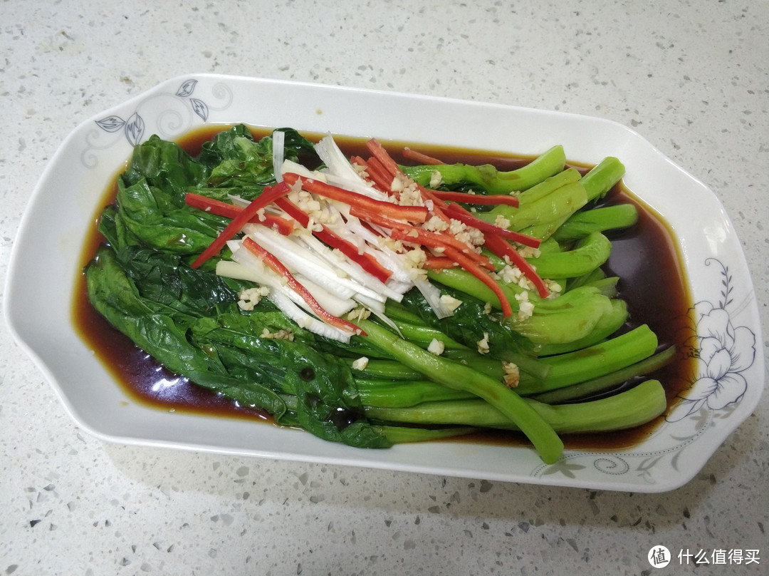广东厨师教你白灼菜心的小技巧，在家也能做到清脆碧绿，好吃入味