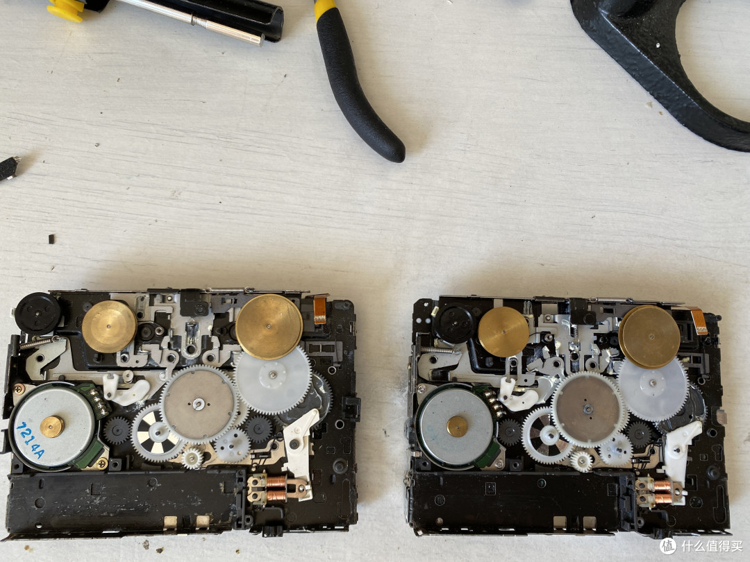 磁带随身听维修索尼磁带walkman换皮带更换齿轮的方法