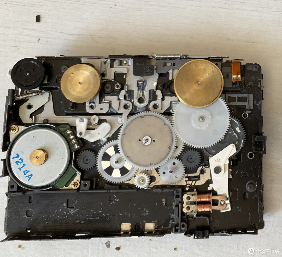 磁带随身听维修:索尼磁带walkman换皮带 更换齿轮的方法