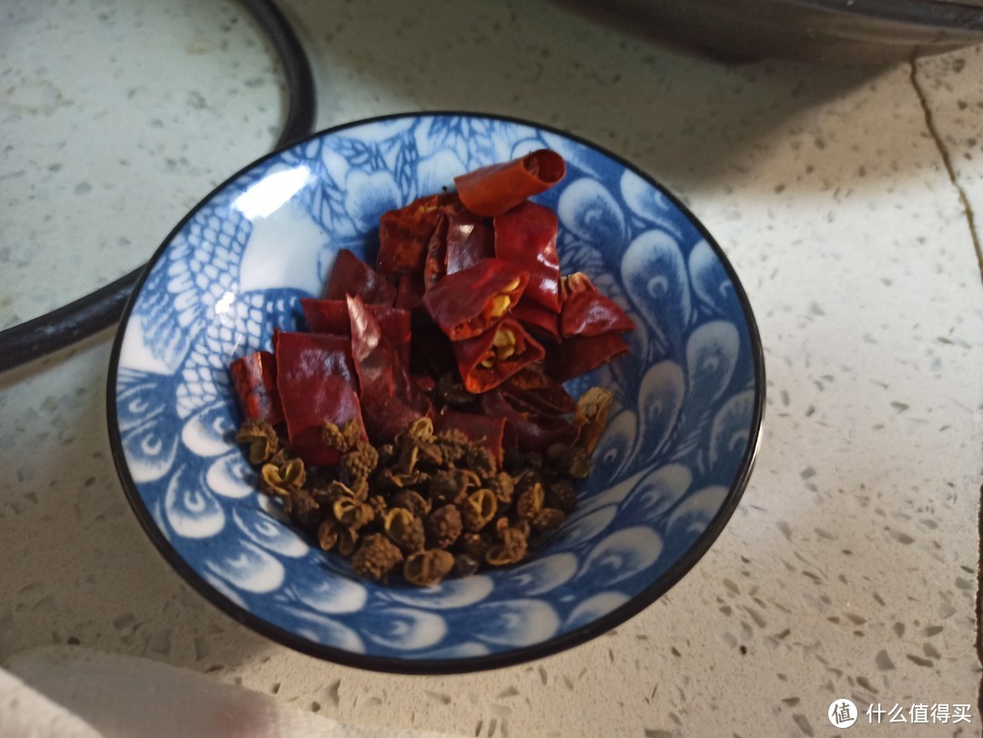 毫香蜜韵麻椒茶叶蛋，用白茶中的白毫银针做茶叶蛋。