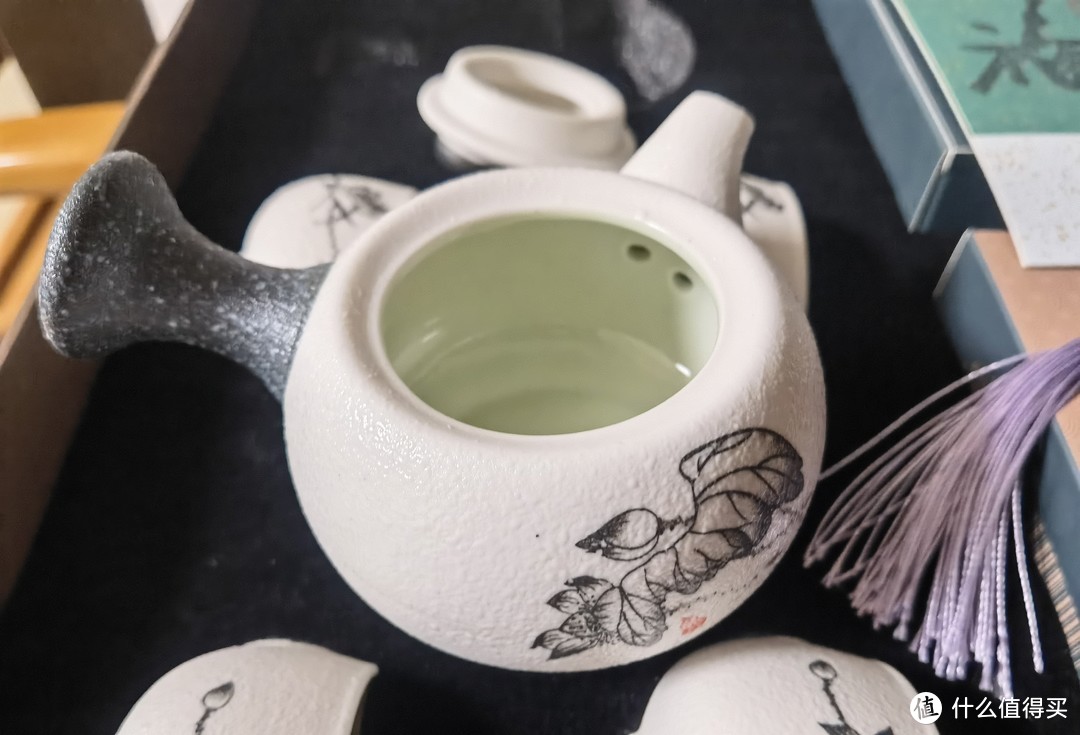 冰峰茯茶礼里的茶壶