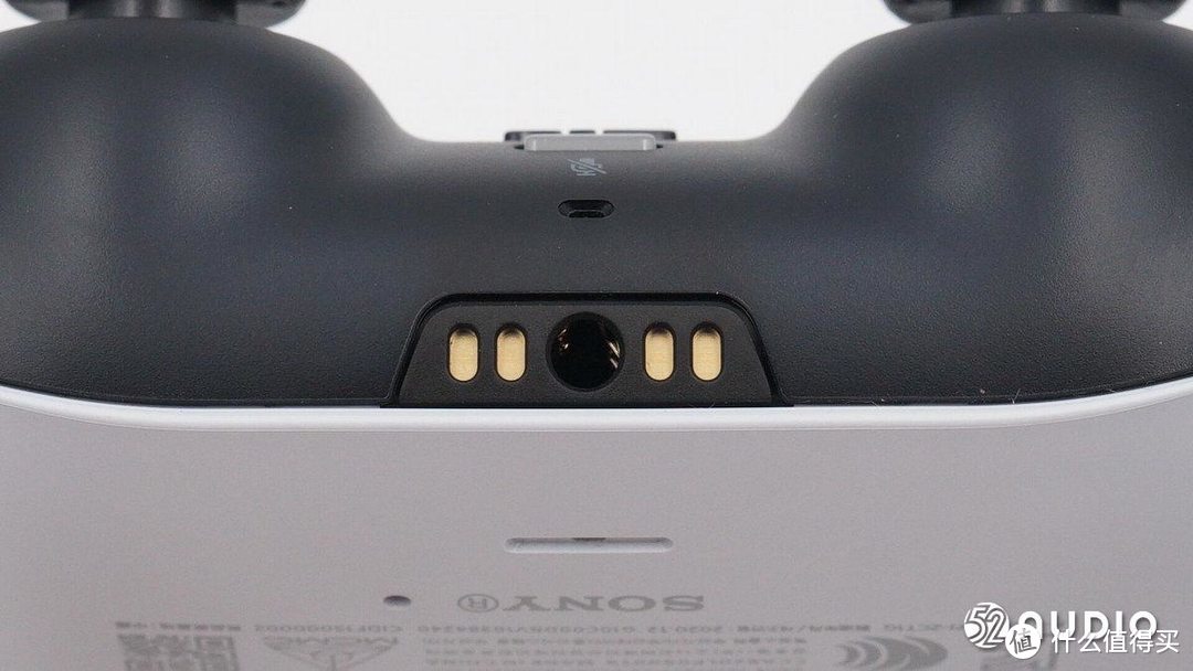 拆解索尼PS5 DualSense游戏手柄，自适应扳机，内置麦克风