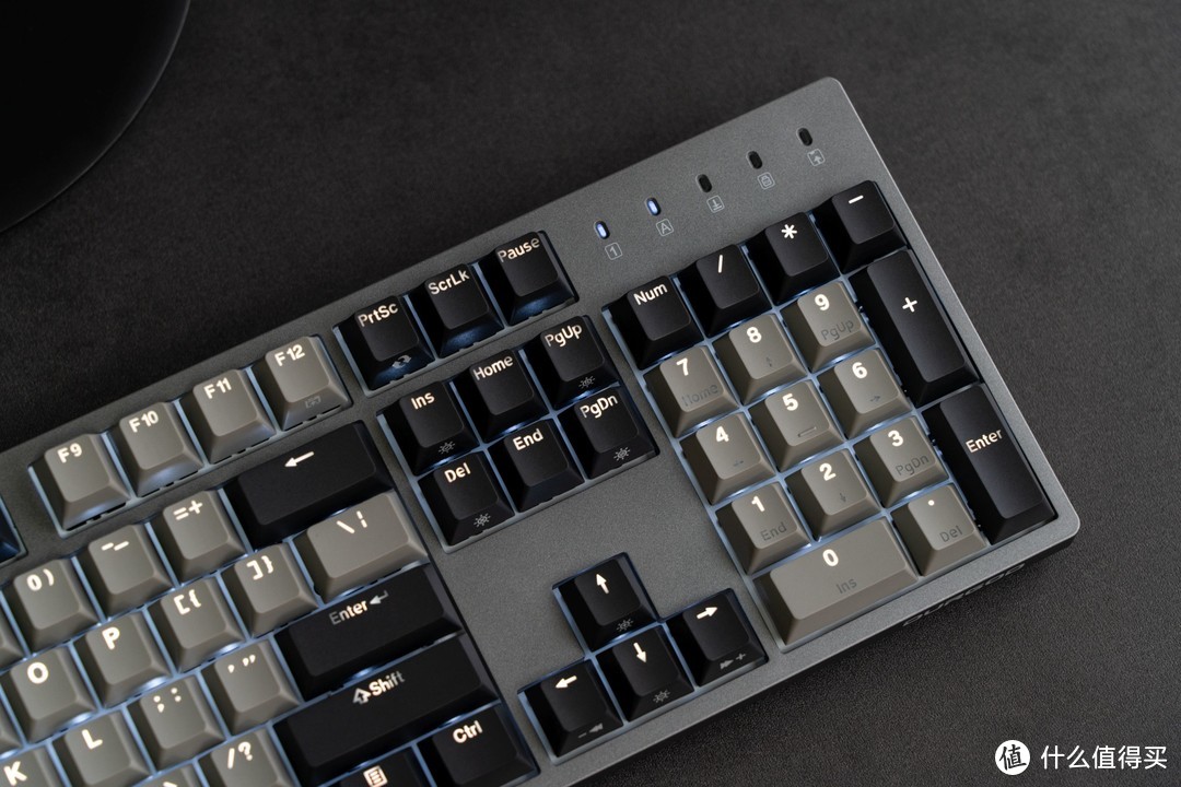 想选个各方面体验都不错的机械键盘？其实杜伽K310深空灰白光限定版就够了