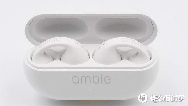 ambie耳夹式真无线耳机拆解，采用高通蓝牙SoC，英集芯电源管理芯片