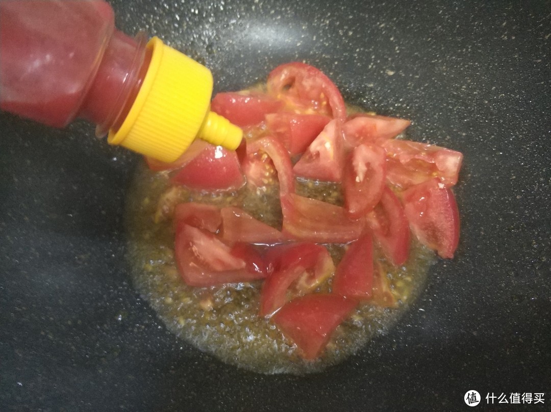 西红柿炒鸡蛋，鸡蛋不要直接下锅炒，多加一步，鸡蛋嫩滑无腥味