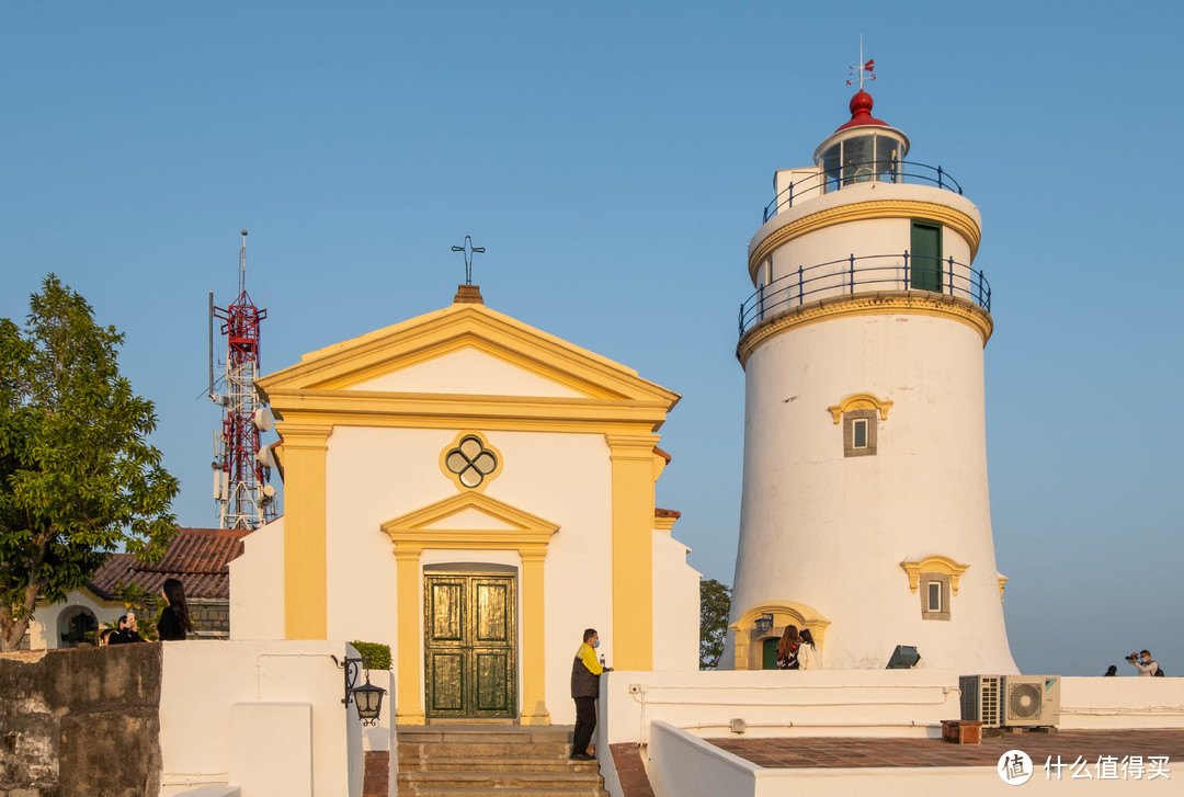 东望洋灯塔——简练精致的"城市代言人"