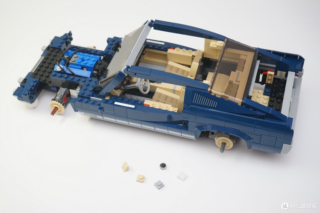 疫情被困搭乐高模型级别的10265福特野马