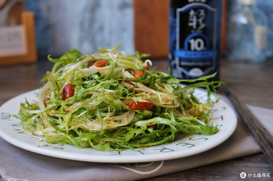 苦菊这个做法火了不炒不煮直接吃酸辣爽口全家喜欢
