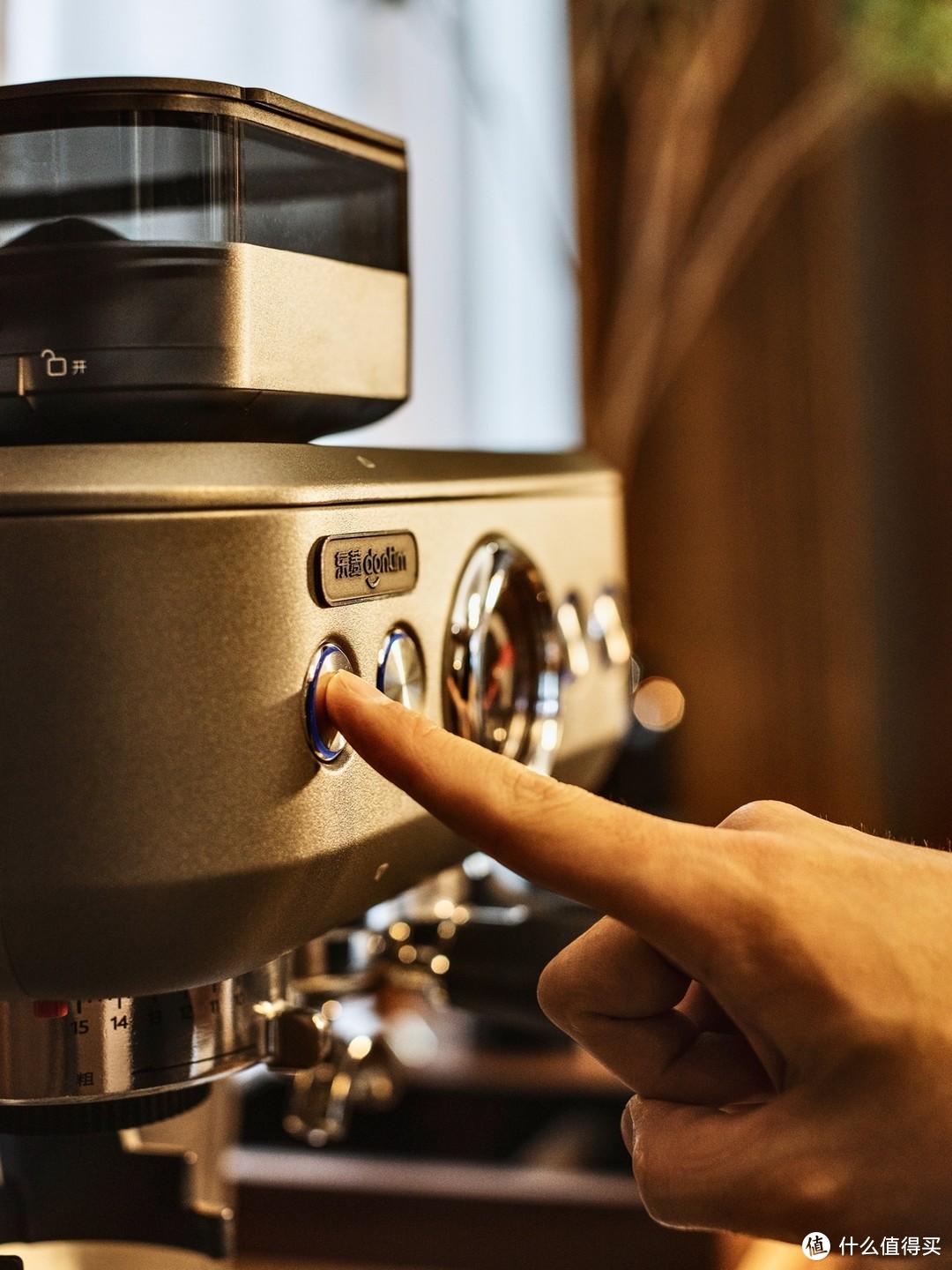 东菱研磨一体咖啡机，属于咖啡爱好者的惊喜好物