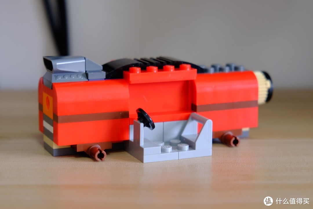 精英就得不同色——LEGO 乐高城市系列 60273 精英警察追击钻头车