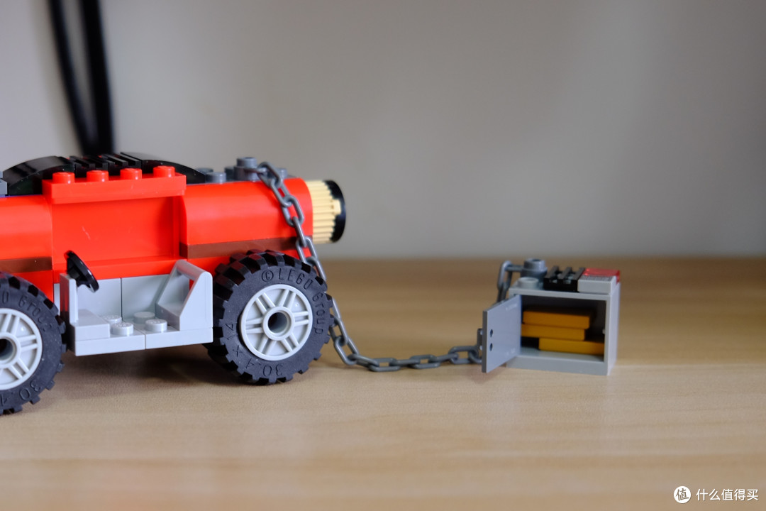 精英就得不同色——lego 乐高城市系列 60273 精英警察追击钻头车