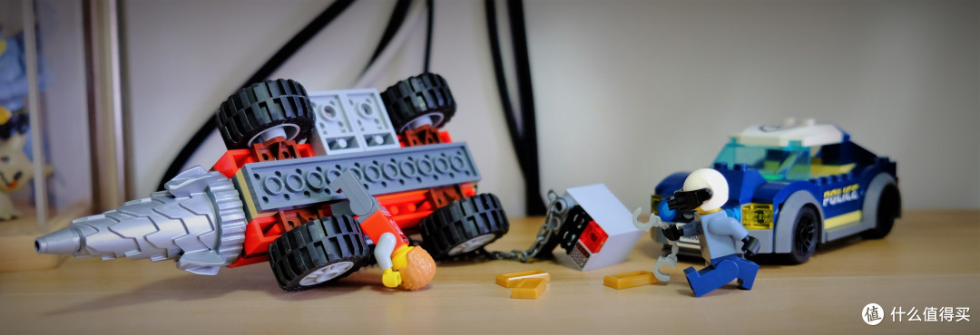 精英就得不同色——lego 乐高城市系列 60273 精英警察追击钻头车