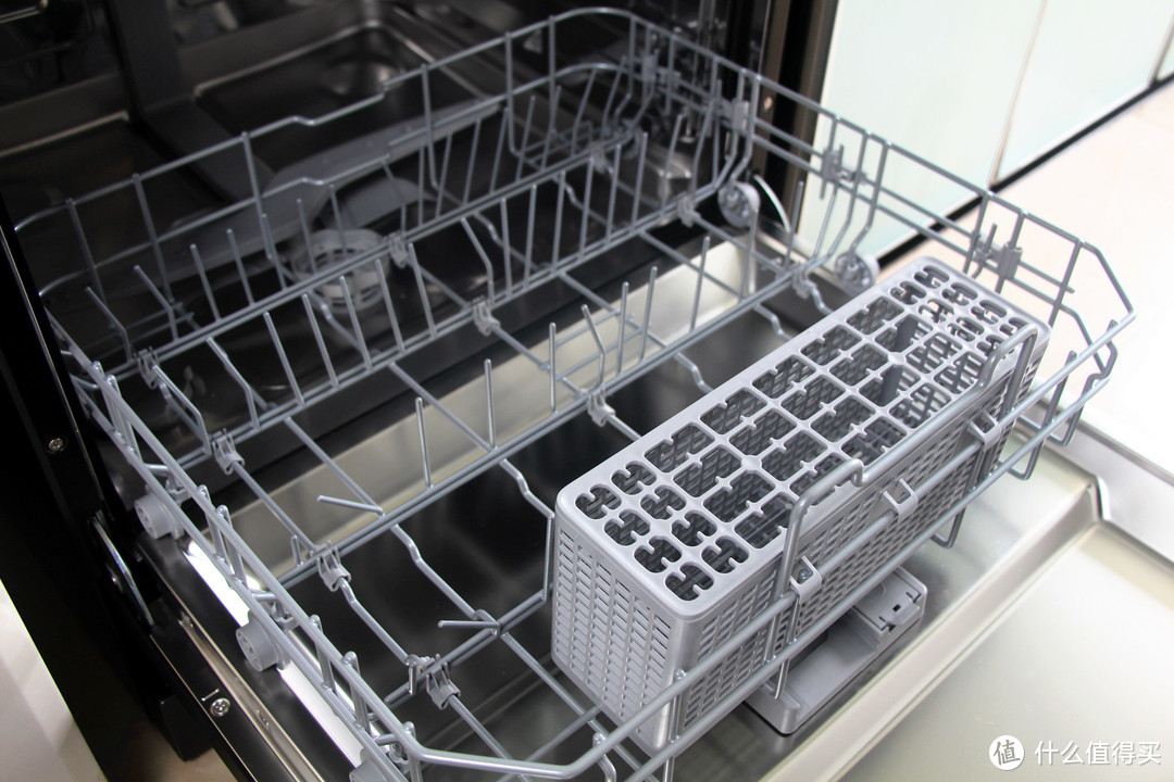 三代同堂中式大家庭餐具也能轻松洗，云米AI洗碗机Milano15套评测