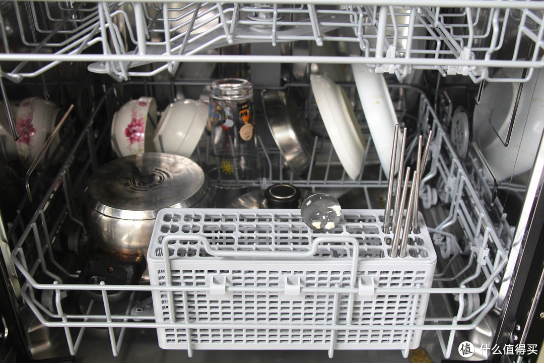 三代同堂中式大家庭餐具也能轻松洗，云米AI洗碗机Milano15套评测