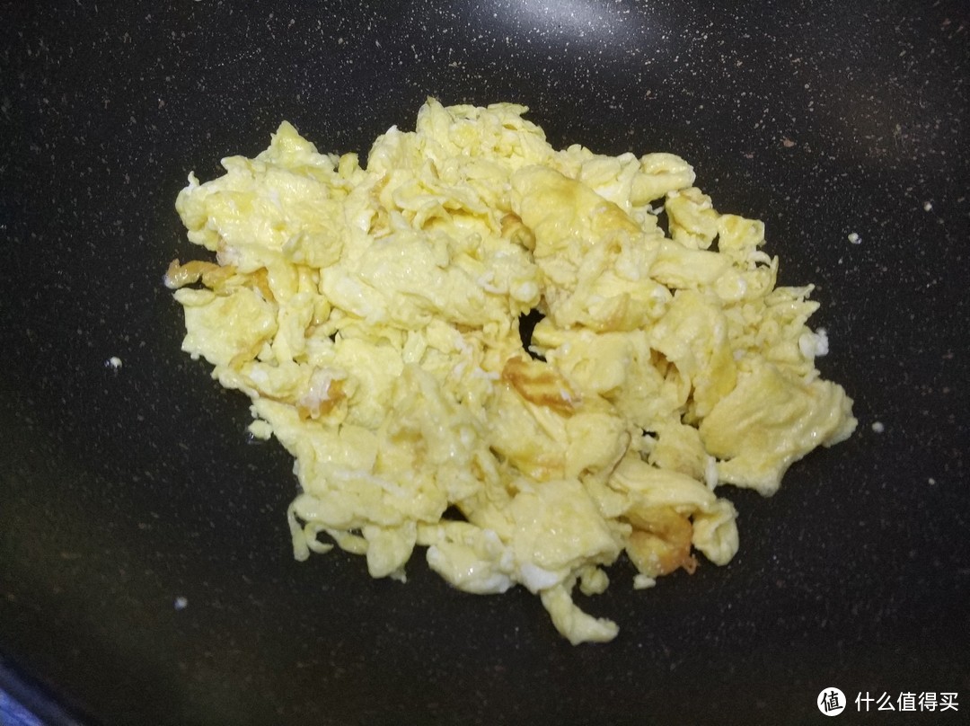 韭菜炒鸡蛋，先炒韭菜还是先炒鸡蛋，这样做鸡蛋嫩滑，韭菜脆爽