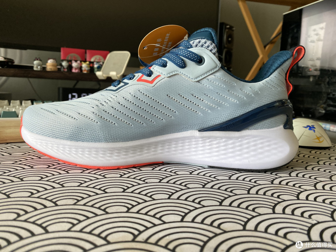 我的跑步装备入手361q弹飞翼20跑鞋简单开箱