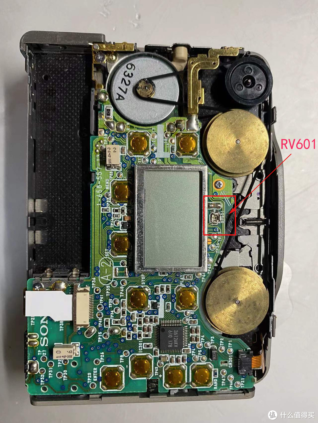 索尼磁带随身听walkman调节磁带播放速度的方法：带速调节方法（调节RV601）