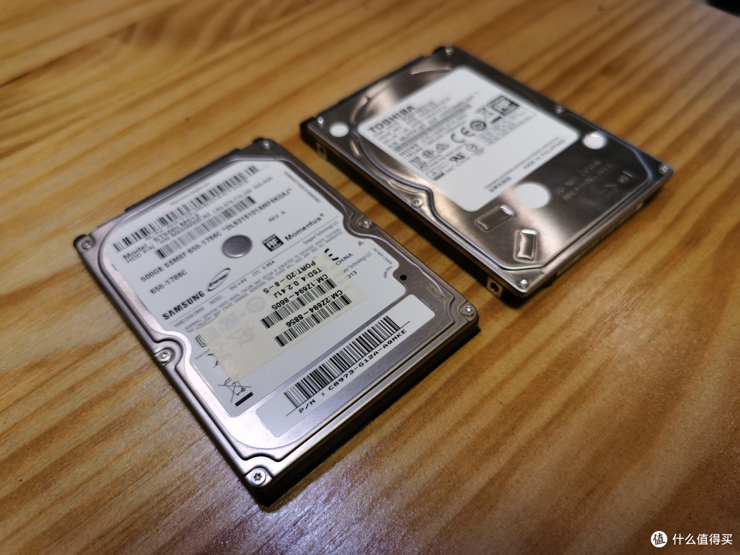 准备了两块机械硬盘准备了两块机械硬盘mac mini的硬盘数据线.