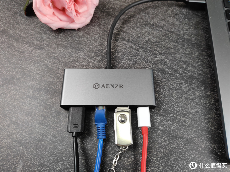笔记本电脑伴侣之AENZR多功能拓展坞，让接口无限拓展