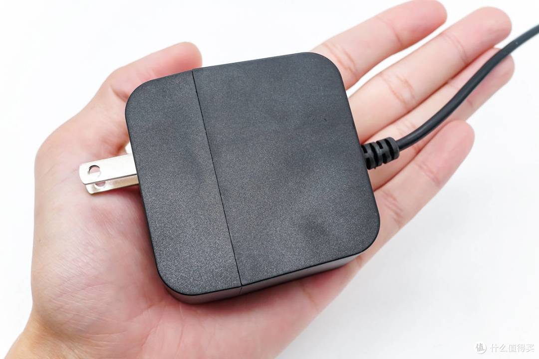 鹏元晟立式无线充电器评测立式无线充桌面充电器