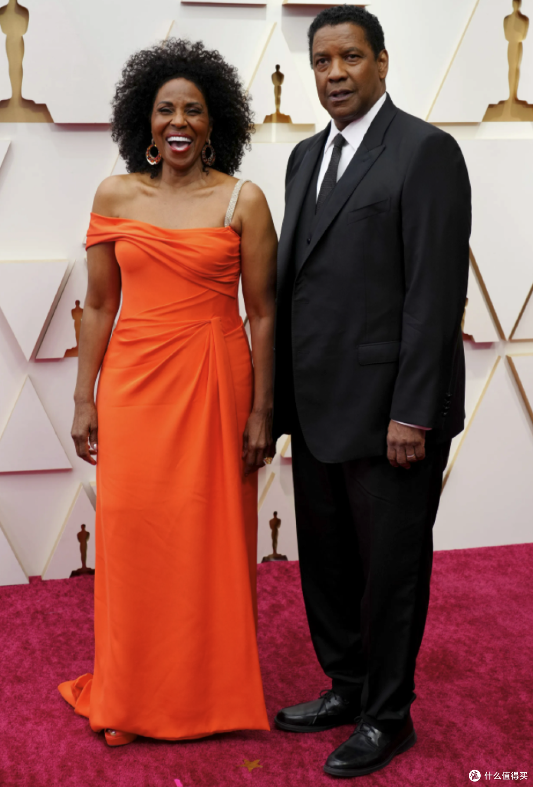 威尔史密斯获94届奥斯卡最佳男主角携其妻子身着高缇耶盛装出席