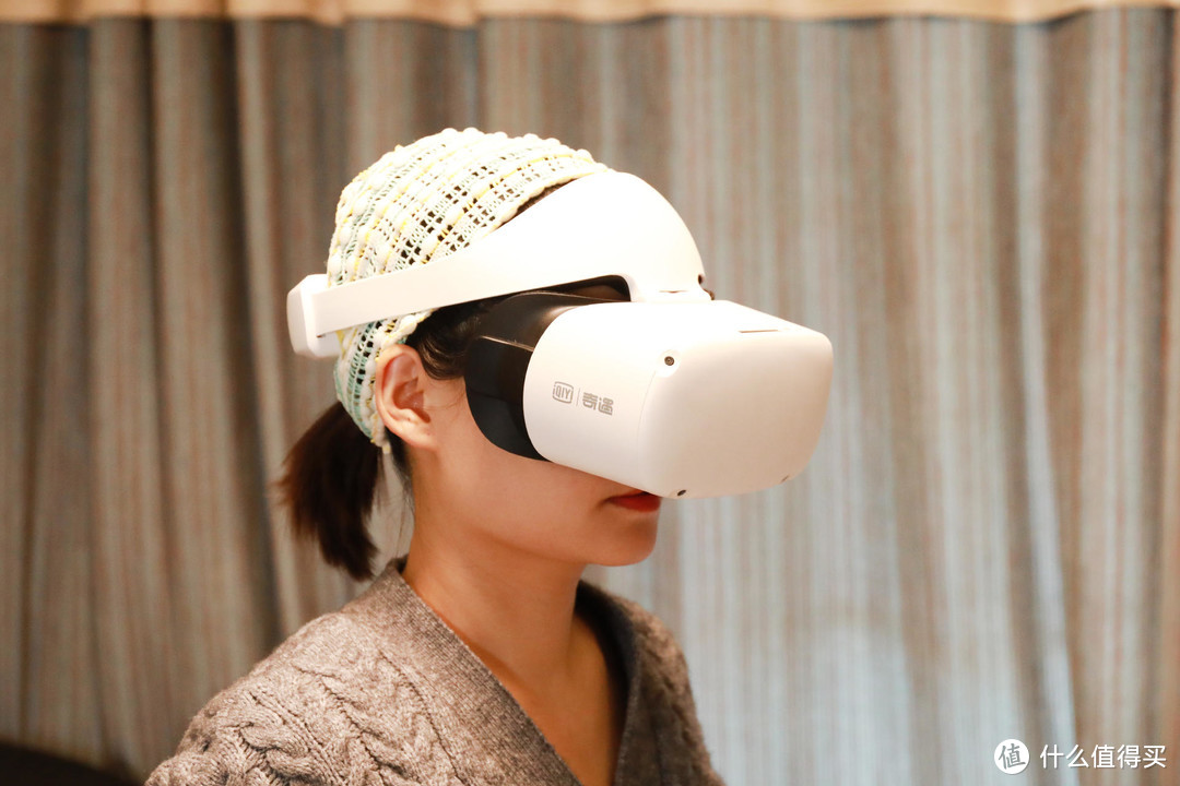 用VR设备看电影/打游戏就是爽，运动打卡还能返购机款，爱奇艺奇遇Dream VR一体机体验