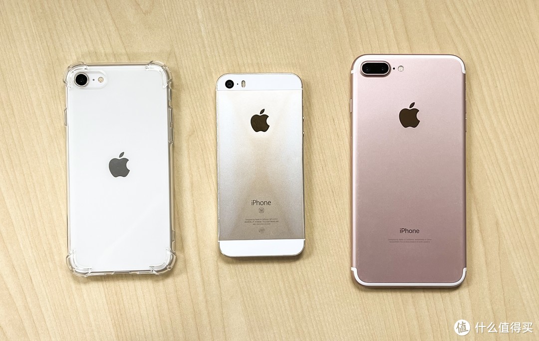 从iPhone SE到iPhone 7 Plus再到iPhone SE3 2022款（256GB顶配版），手机开箱和性能测试，附选购的手机配件