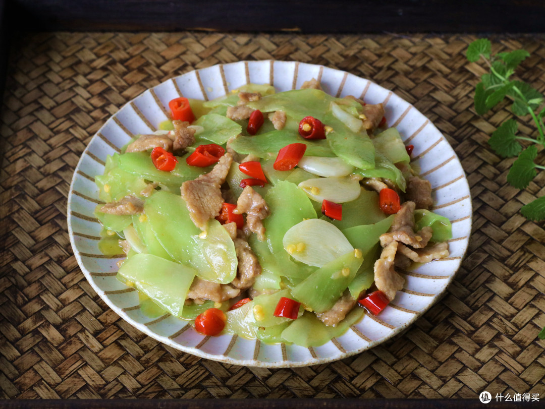 炒莴笋切记不要焯水,换个方法做,营养流失少,脆嫩爽口特下饭