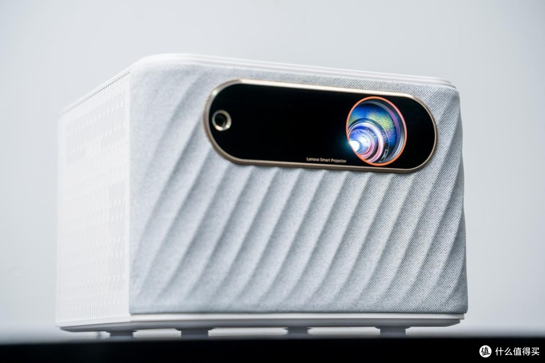 家庭影院小能手,联想投影仪t500把视觉盛宴带回家