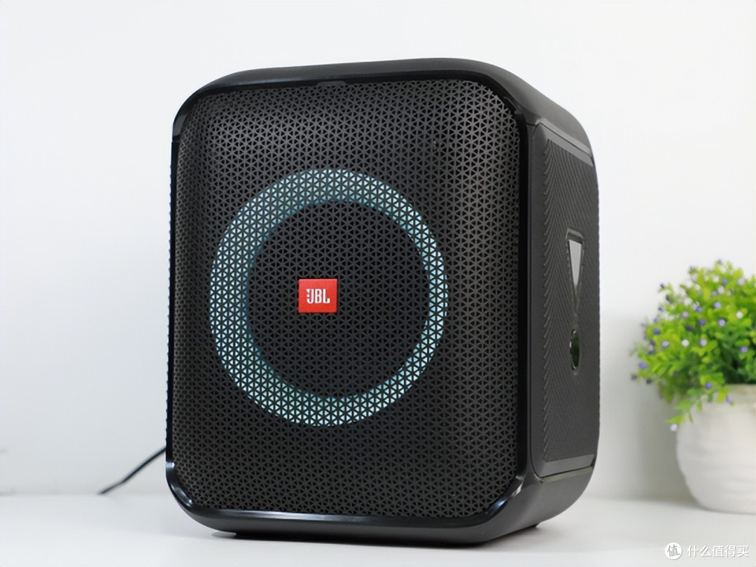 节奏炫彩灯光jblpartyboxencoreessential蓝牙音箱体验