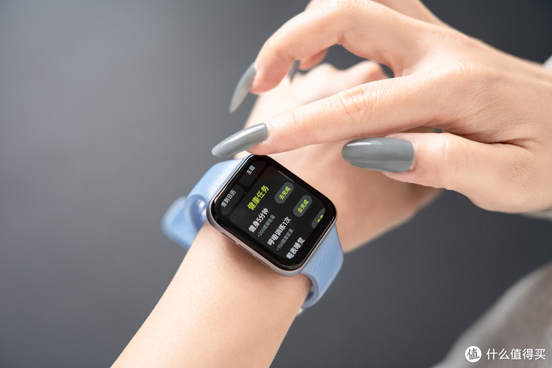 一块运动手表 随时监测身体数据 现代打工人为健康的必备道具 OPPO Watch 2