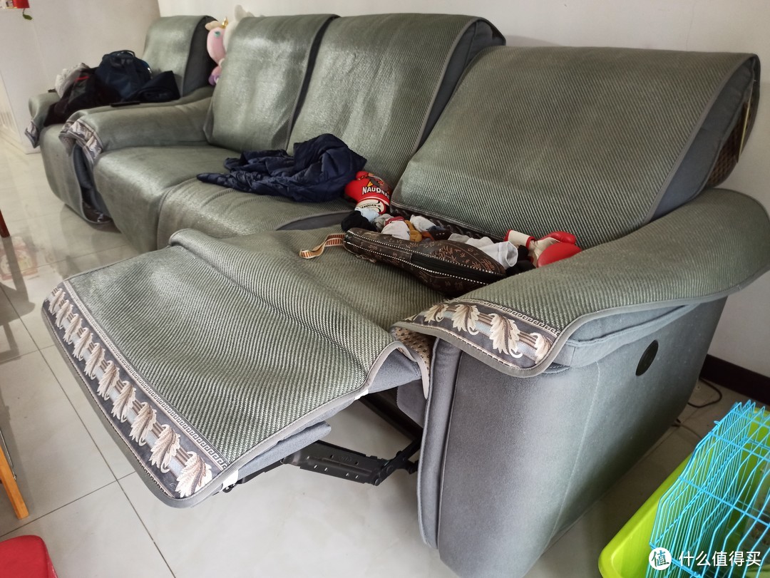 怎么舒服怎么躺，可以改变坐姿、躺姿的芝华仕科技布沙发