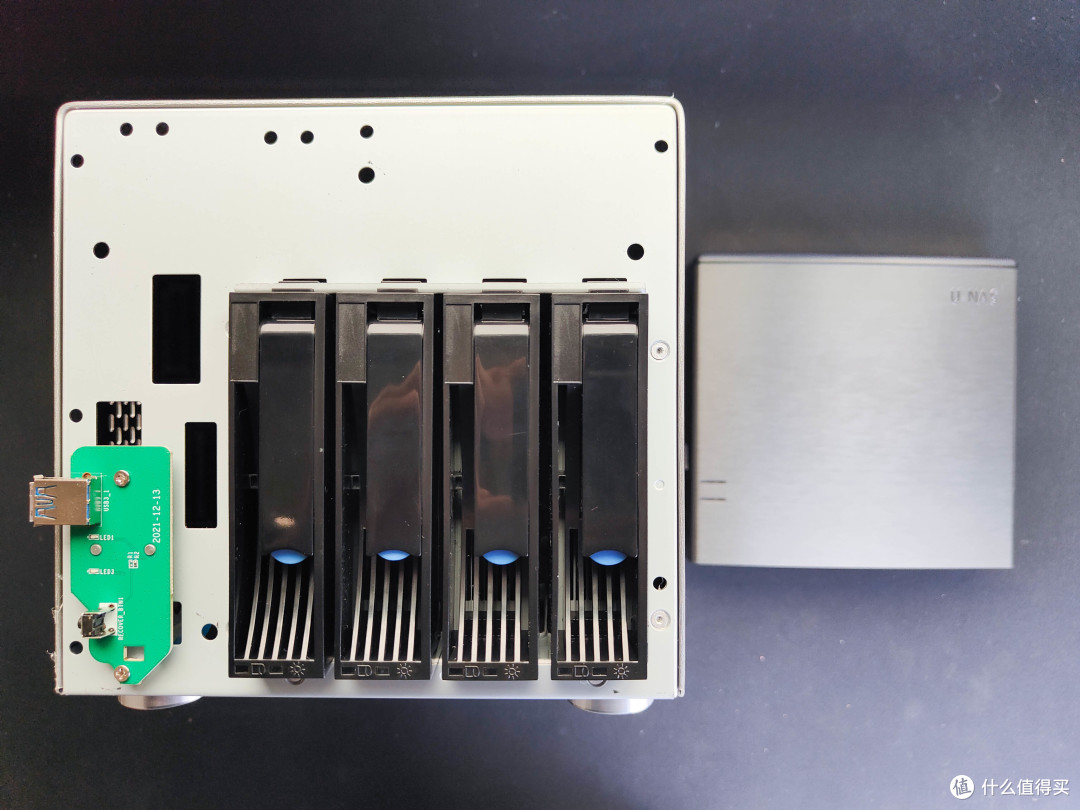 吃了尼卡果实的自由NAS!八千字深扒万由硬件与系统!附赠新手保姆级使用+优化指南!