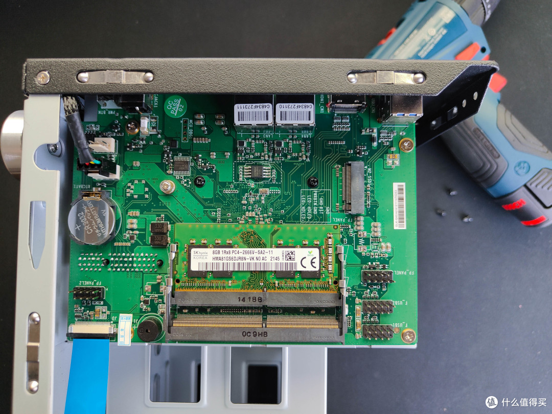 吃了尼卡果实的自由NAS!八千字深扒万由硬件与系统!附赠新手保姆级使用+优化指南!