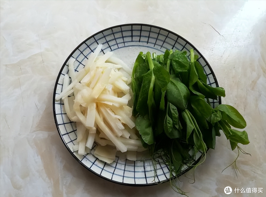 跟着早餐中国，在家做美味的酸汤粉，足不出户尝到贵州美食