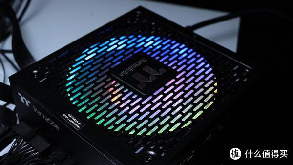 流光魅影篇七十八：RGB 金牌电源，TT TOUGHPOWER GF1 ARGB 750W_电脑