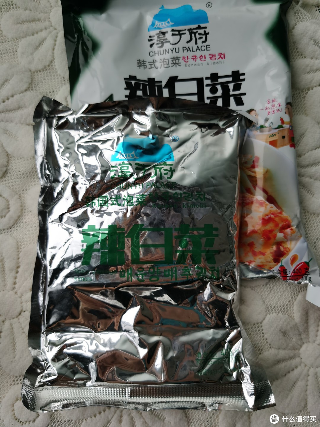 泡面配上辣白菜和午餐肉，香香脆脆好滋味