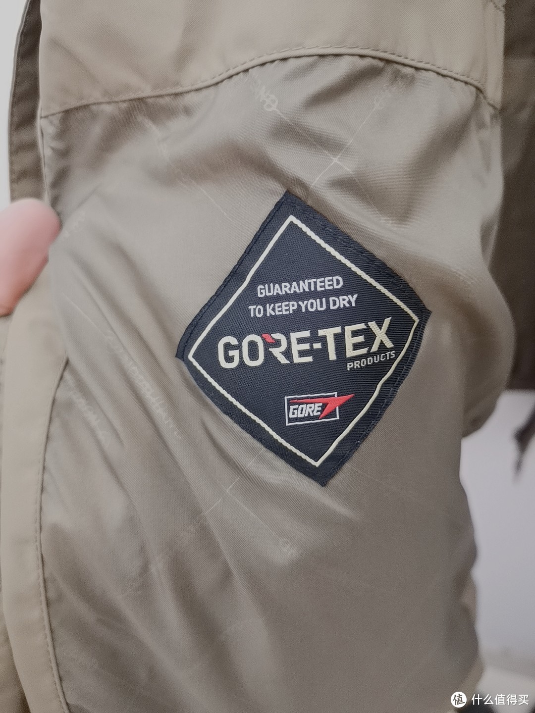 到手300+的诺诗兰GORE-TEX单层旅行冲锋衣 