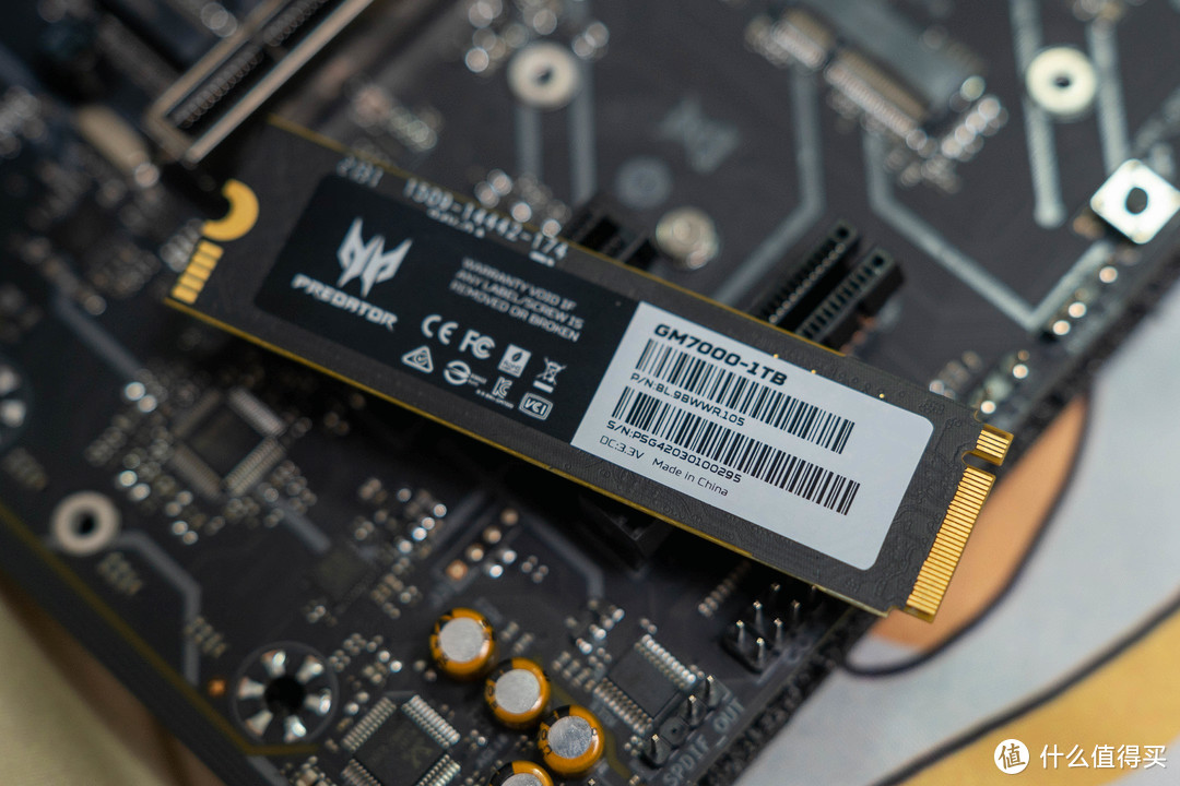 硬盘科普：PCIe4.0到底有多快，附实测7400MB/s的宏碁掠夺者GM7000 1TB